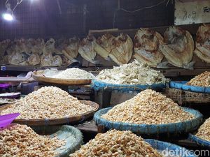 Mau Beli Teri Medan Kiloan? Mampir ke Pajak Central Saja! Mau Beli Teri Medan Kiloan? Mampir ke Pajak Central Saja!