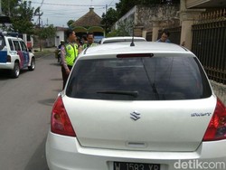 Tabrak Lari, Pengemudi Mobil Bernopol W 1583 XR Dicari Polisi