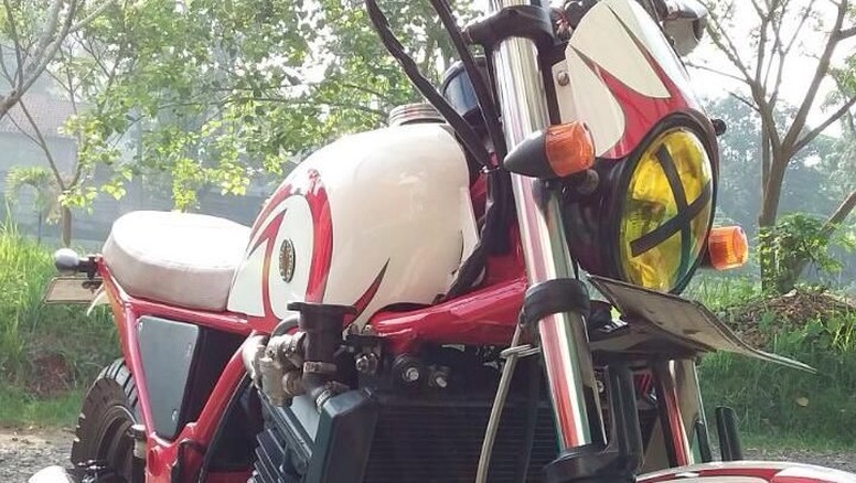 Kawasaki Ninja 250 Bergaya Flat Scrambler