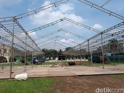 Hadiri Resepsi Kahiyang, Relawan Jokowi Menginap di Asrama Haji Medan