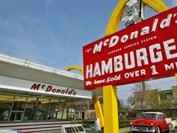 Duh, Replika Gerai Pertama McDonalds Akan Segera Dibongkar!