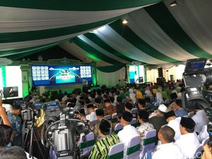 Jokowi Minta Ulama NU Beri Rekomendasi Penanganan Ormas Intoleran Jokowi Minta Ulama NU Beri Rekomendasi Penanganan Ormas Intoleran