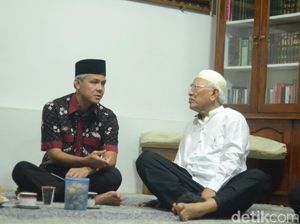 Ketika Gus Mus Mengaku kepada Ganjar Dirinya Mirip Lionel Messi