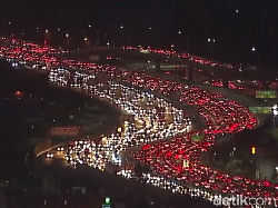 Merah Putih Jalanan Akibat Kemacetan di LA