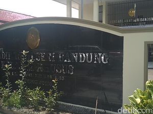 Kejari Bandung Pangkas Waktu Sidang Perkara Narkotik Hanya 14 Hari Kejari Bandung Pangkas Waktu Sidang Perkara Narkotik Hanya 14 Hari