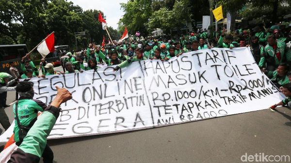 Driver Ojek Online Tuntut Regulasi