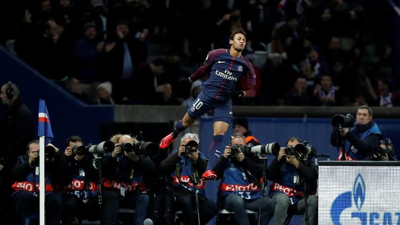 Dani Alves: Performa Neymar Tidaklah Mengejutkan Dani Alves: Performa Neymar Tidaklah Mengejutkan