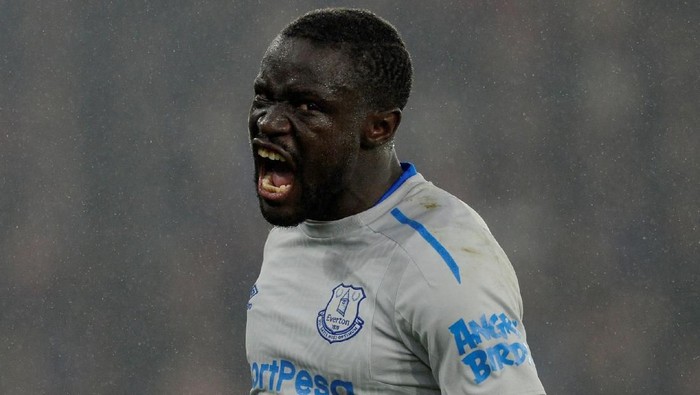 Diving, Striker Everton Dihukum Dua Laga