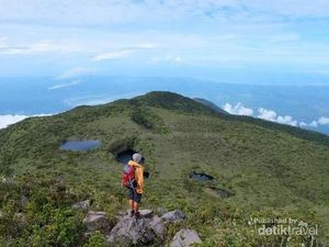 Begini Cantiknya Gunung Tertinggi di Sumbar