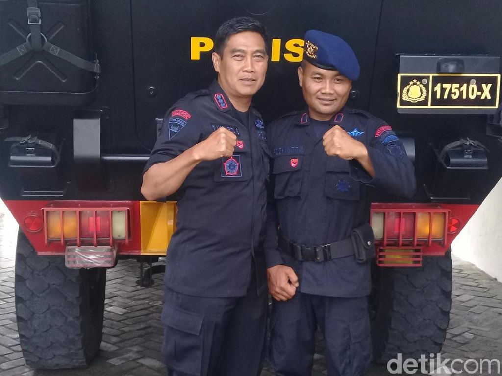 Punya 64 Anak Asuh, Brigadir Rochmat Diberangkatkan Umroh Punya 64 Anak Asuh, Brigadir Rochmat Diberangkatkan Umroh