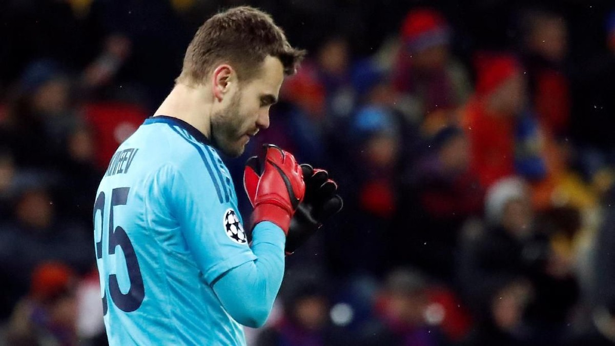 Igor Akinfeev mencatat clean sheet pertama di Liga Champions sejak 2006 (Maxim Shemetov/Reuters)