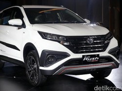 Toyota Sengaja Menahan Harga Rush Agar Indennya Pas