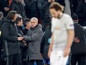 MU Kalah di Basel, Mourinho Tolak Salahkan Blind