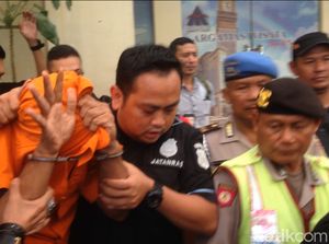 Susah Diatur! Begini Tingkah dr Helmi Saat Rekonstruksi