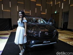 Toyota Coret Opsi Rush 5 Kursi