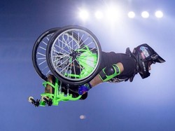 Kelainan Bawaan Tak Halangi Pria Ini Jadi Atlet Olahraga Ekstrem