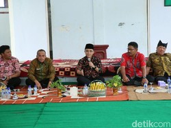 Bupati Anas Imbau Kepala Desa Kendalikan Tata Ruang Wilayahnya