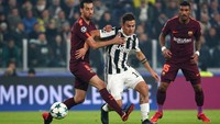 Sergio Busquets tercatat sebagai pemain dengan persentase operan sukses tertinggi (95%) di antara pemain-pemain yang melakukan lebih dari 500 operan selama fase grup. Foto: Alessandro Bianchi/Reuters