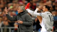 Koreografi apa yang sedang dibuat Jose Mourinho dan Zlatan Ibrahimovic?  (Reuters/Andrew Boyers)