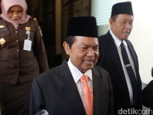 Tersangka Dugaan Korupsi, Wali Kota Mojokerto Mulai Diperiksa KPK Tersangka Dugaan Korupsi, Wali Kota Mojokerto Mulai Diperiksa KPK