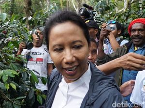 Masuk Gedung BI Pakai Sneakers, Rini Soemarno Malu-malu