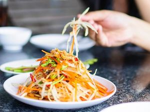 Benarkah Menu Spesial di Restoran Terbuat dari Makanan Sisa?