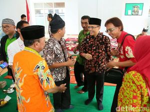 Anas Minta Izin Maju Pilgub ke Para Kades di Banyuwangi