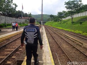 Jalur Kereta Api di Garut Sudah Bisa Dilalui Pasca Tertutup Longsor