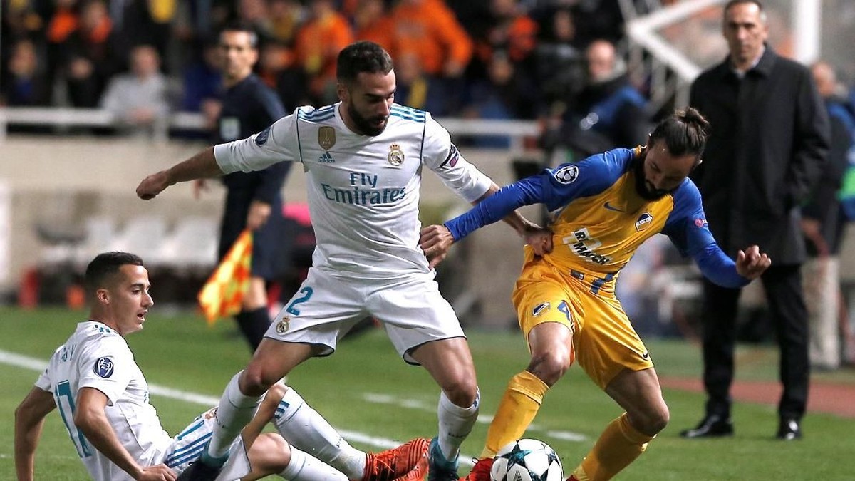 UEFA mendakwa Dani Carvajal sengaja mendapat kartu kuning (Foto: Alkis Konstantinidis/Reuters)