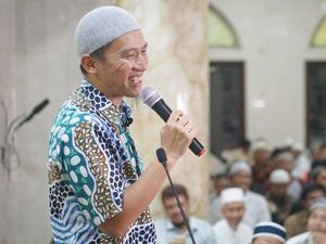 Giliran Bekraf Buka Suara soal Kehadiran Felix Siauw di IIBF 2019 Giliran Bekraf Buka Suara soal Kehadiran Felix Siauw di IIBF 2019