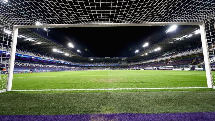 Lemparan Uang Palsu Fans Bayern di Markas Anderlecht