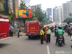 Apartemen City Lofts Terbakar, 10 Unit Damkar Dikerahkan