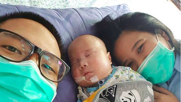 Ketegaran Orang Tua Adam Fabumi Dampingi si Kecil Melawan Dunia