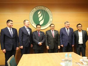 Ashanty Ikut, Begini Gaya Anang Kunker DPR ke Polandia Ashanty Ikut, Begini Gaya Anang Kunker DPR ke Polandia