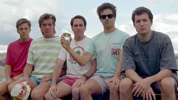 Keren! Tiap 5 Tahun, 5 Sekawan Ini Foto dengan Pose Sama