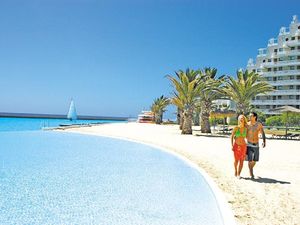 Foto: Bukan Pantai, Ini Kolam Renang Terbesar Sedunia