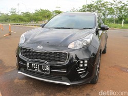 Sensasi Mengendarai SUV Berdesain ala Jet Tempur