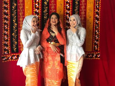 Kompaknya Kahiyang bareng Kakak Ipar