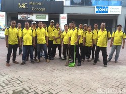 Doa Petugas Kebersihan di Medan untuk Kahiyang-Bobby