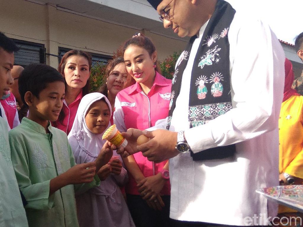 Catatan-catatan Atas Pelaksanaan Revolusi Putih di Pemprov DKI Catatan-catatan Atas Pelaksanaan Revolusi Putih di Pemprov DKI