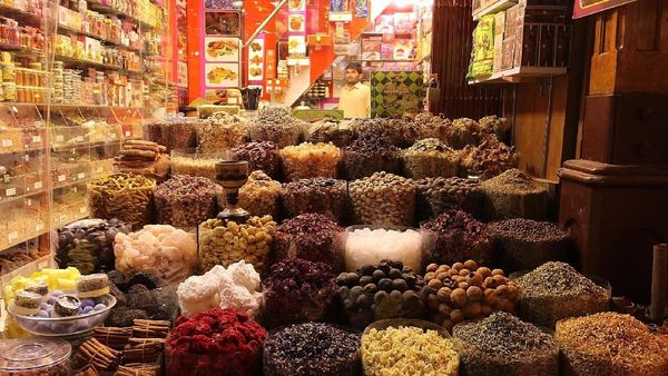 Spice Souk Dubai di Hari Bendera