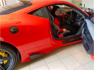 Foto: Mobil-mobil Mewah Sarita dan Harris