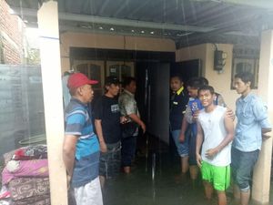 Mahasiswi UIN Sunan Ampel Tewas Tersetrum saat Banjir