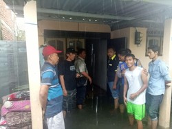 Mahasiswi UIN Sunan Ampel Tewas Tersetrum saat Banjir