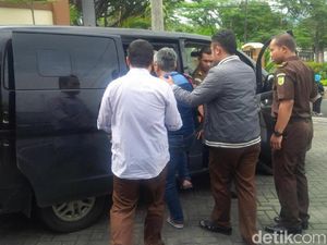 Rekanan Pengadaan Buku di Perpustakaan Ditahan Kejari Kota Batu Rekanan Pengadaan Buku di Perpustakaan Ditahan Kejari Kota Batu