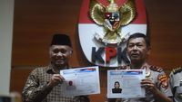 Komjen Idham Azis bersama Ketua KPK Agus Rahardjo saat menampilkan sketsa wajah terduga penyiram air keras Novel Baswedan