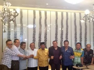 Ical Minta DPP Golkar Segera Putuskan Posisi Ketua DPR Ical Minta DPP Golkar Segera Putuskan Posisi Ketua DPR