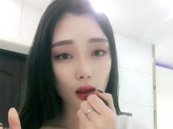 Viral, Tutorial Kocak agar Lipstik Tidak Luntur Saat Makan