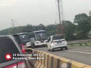 Dua Mobil Nekat Lawan Arus di Karawang Jadi Bulan-bulanan Bus