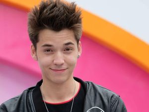 Foto: 8 Artis Tampan yang Jatuh Hati Pada Wanita Berstatus Janda